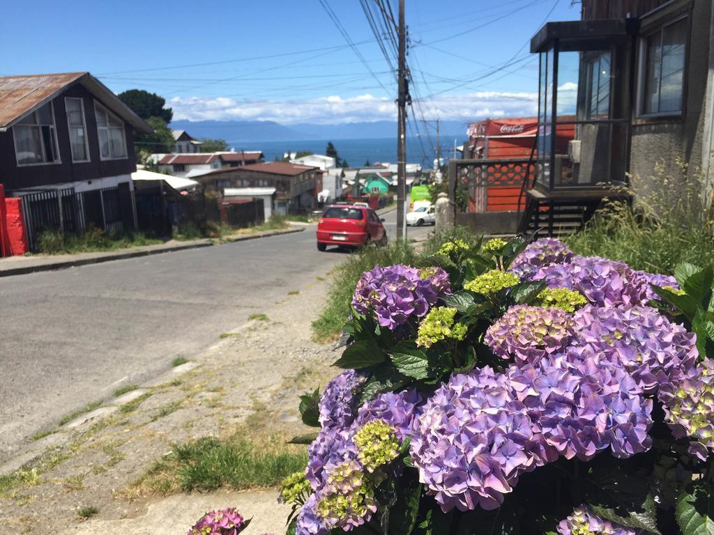 Hostal Y Cabanas Mirando Al Mar Puerto Montt Exterior photo